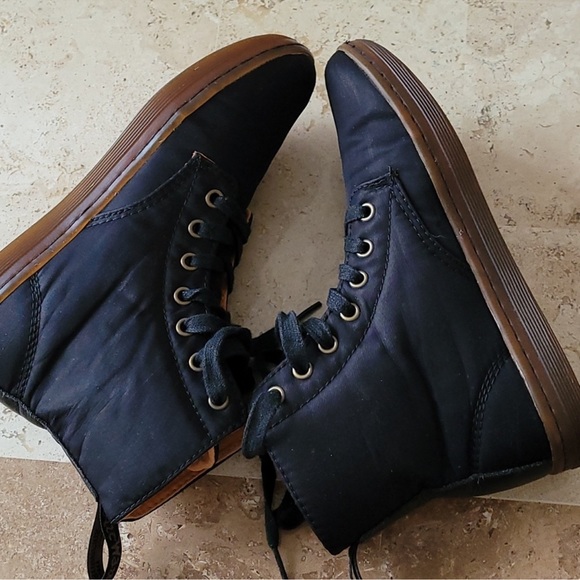 Dr. Martens - Hackney - black satin finish lace up boots - Women’s Size 6 - Picture 8 of 15